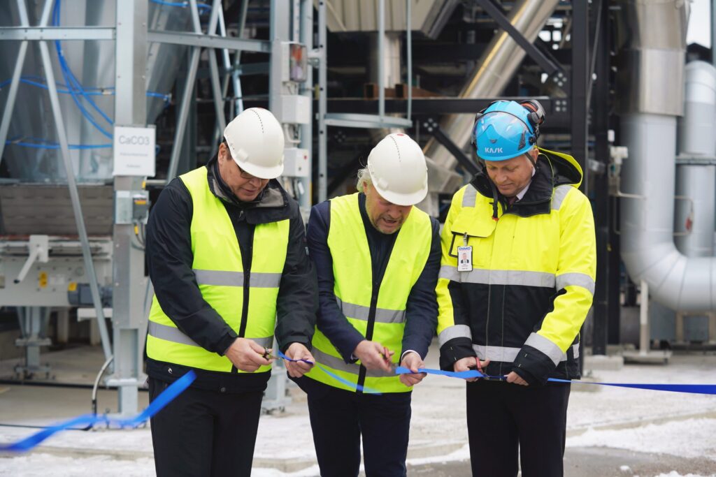 Cutting the ribbon at the inauguration of SaltX test- and research facility, where SaltX announced they had joined Lead IT